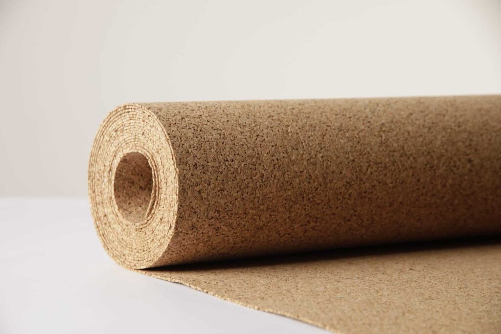 Aposte no rolo de cortiça e economize! Descubra como esse material pode reduzir custos