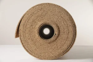 Utilize as placas de cortiça para decoração da Casa da Cortiça